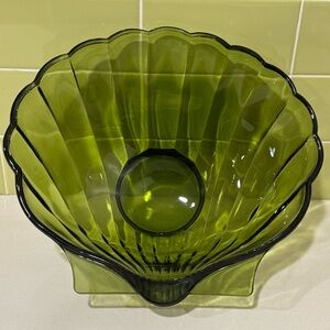 Vintage Mid-Century Avocado Green Seashell Large Salad Bowl